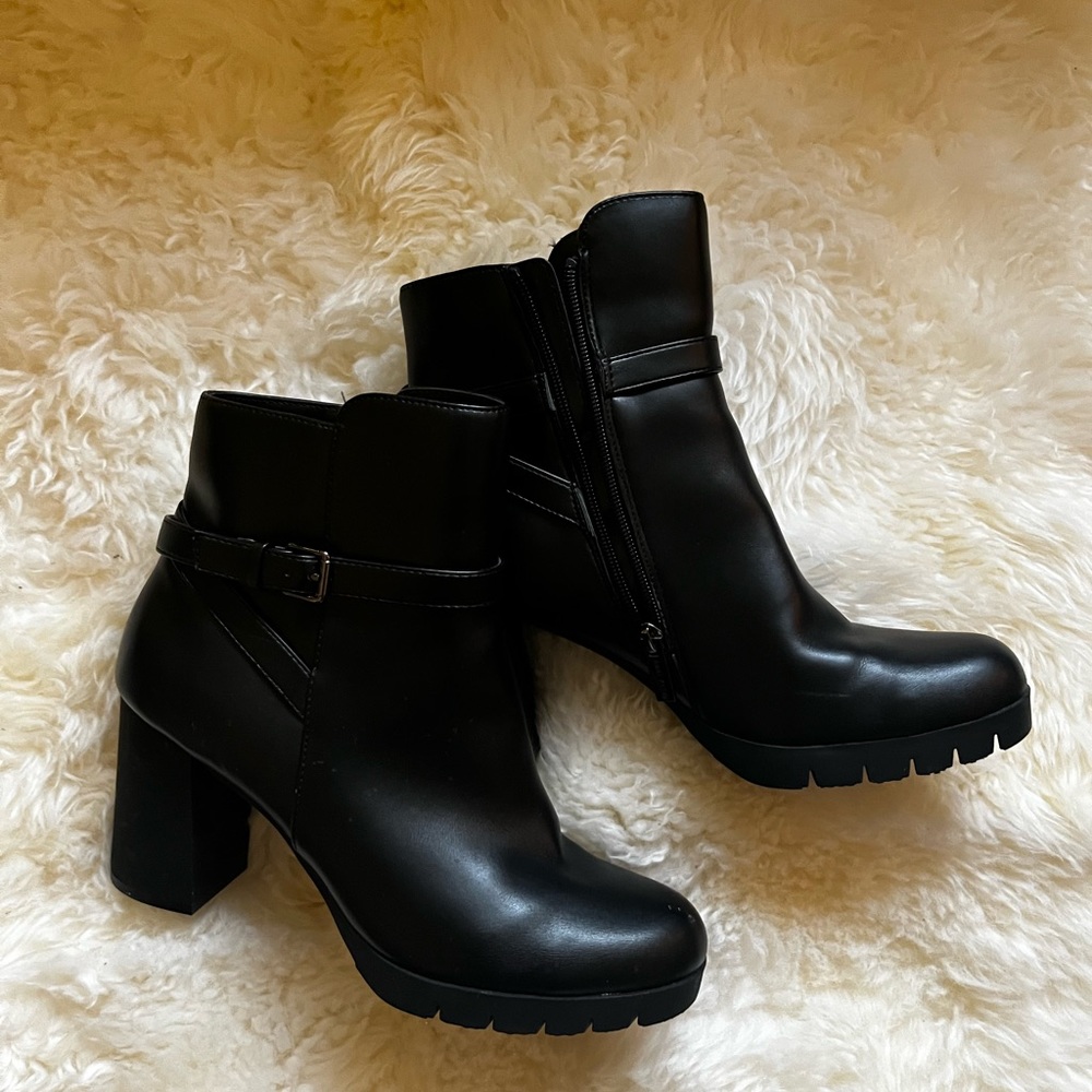 Anne Klein Hudson Bootie Size 10 Womens